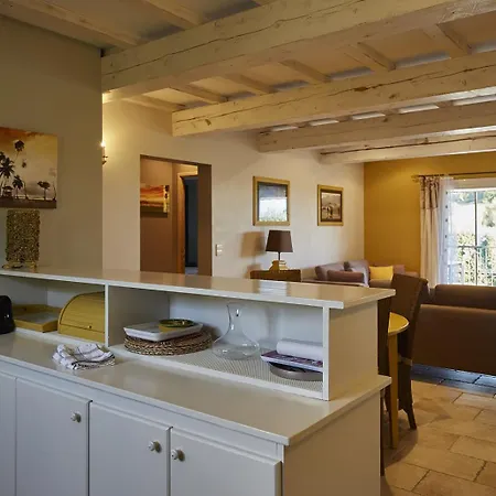 雷斯唐克博戴恩酒店 *